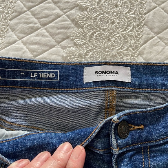 Sonoma Girlfriend Jeans Medium Wash Distressing and Holes Mid Rise Size 8 - Picture 3 of 13